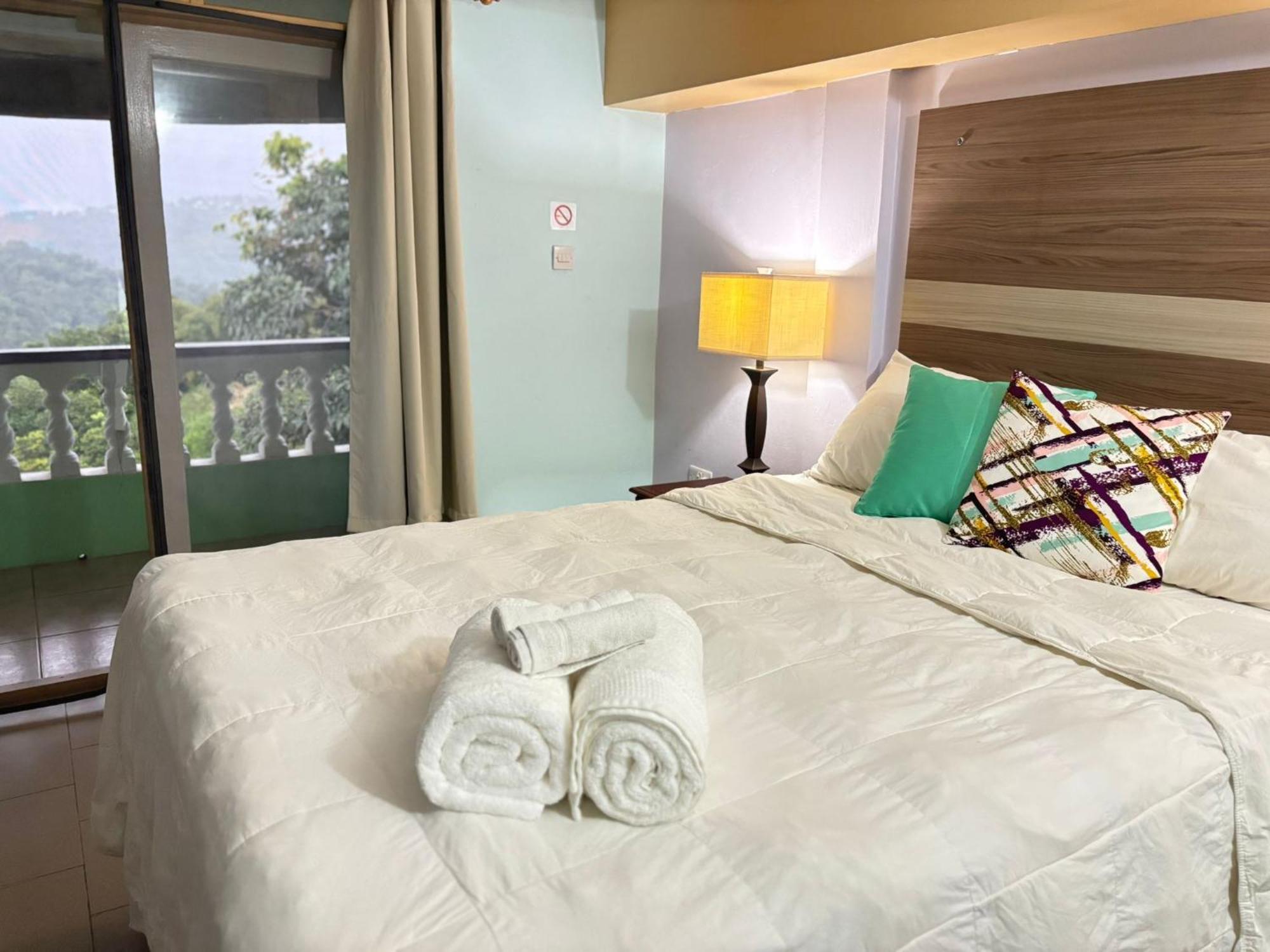 Matthew'S Miracle View Bed & Breakfast โรโซ ภายนอก รูปภาพ