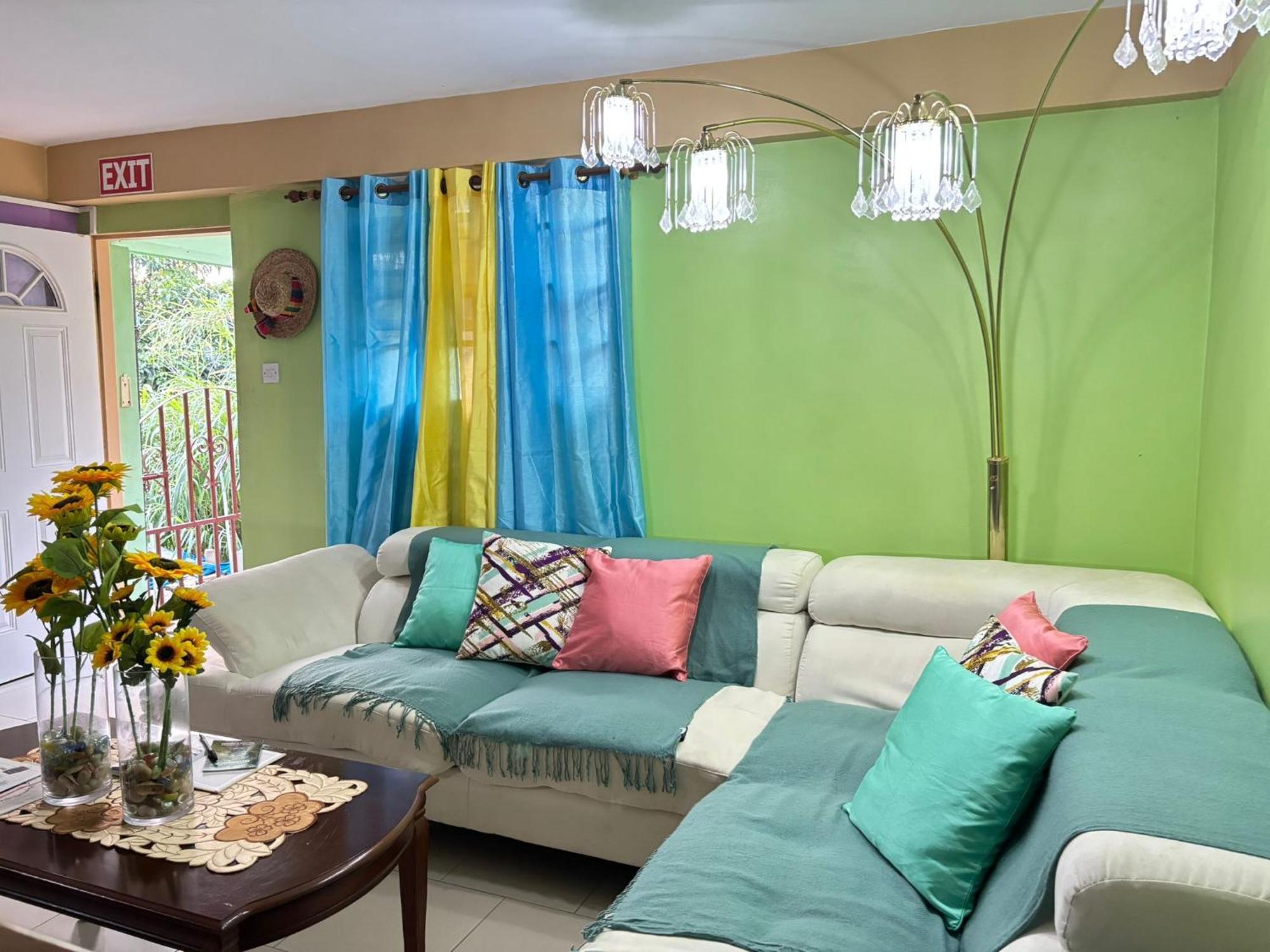 Matthew'S Miracle View Bed & Breakfast โรโซ ภายนอก รูปภาพ
