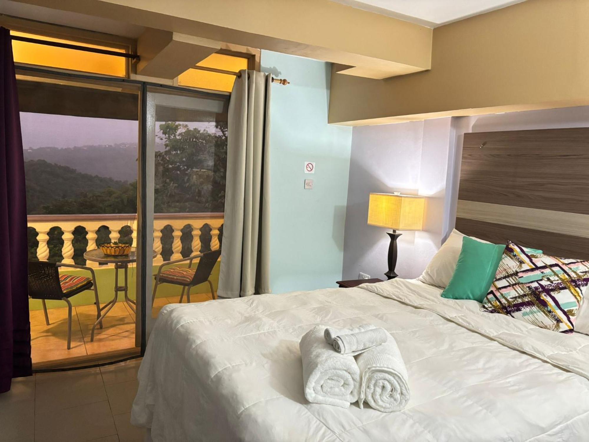 Matthew'S Miracle View Bed & Breakfast โรโซ ภายนอก รูปภาพ