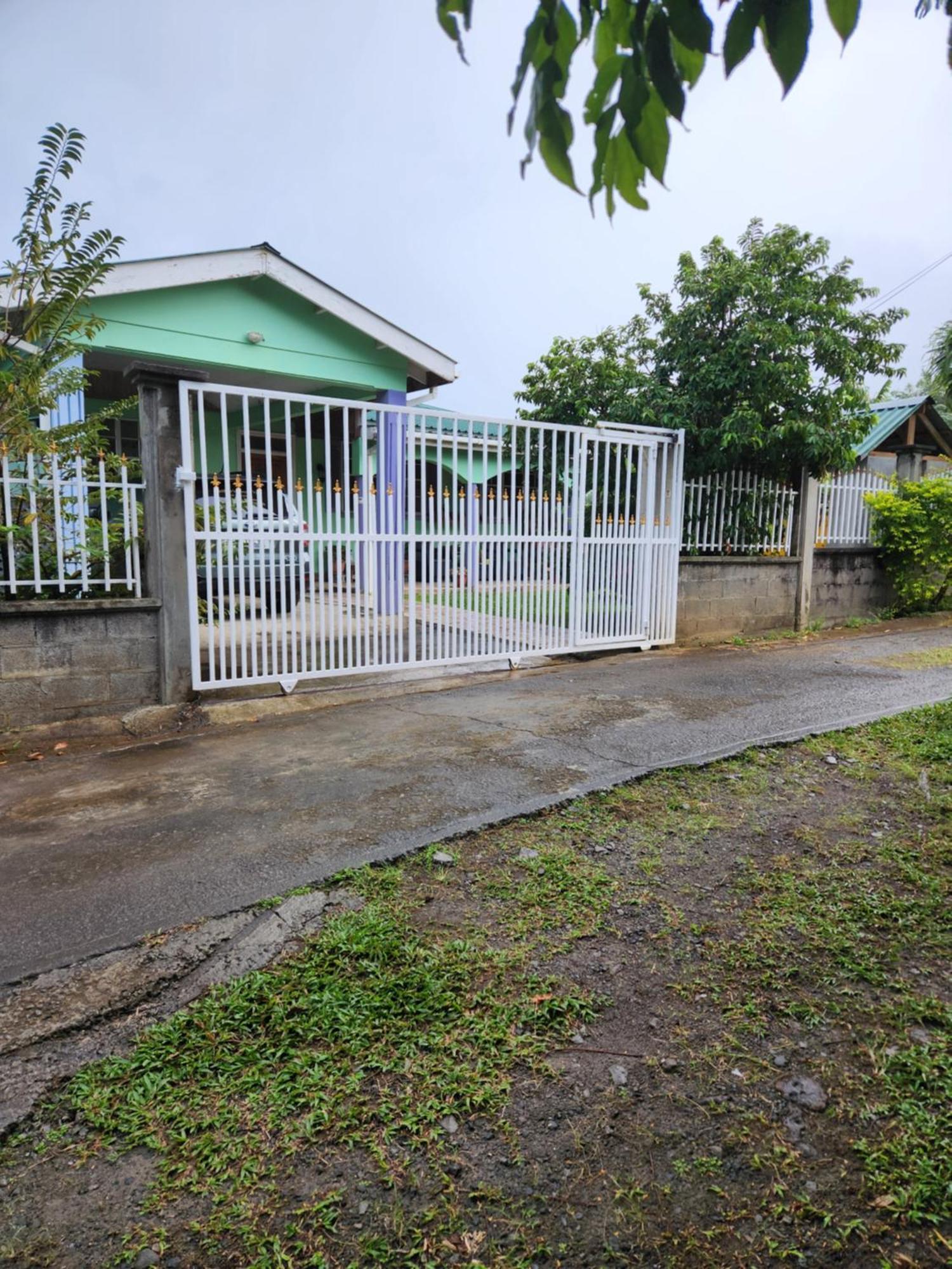 Matthew'S Miracle View Bed & Breakfast โรโซ ภายนอก รูปภาพ